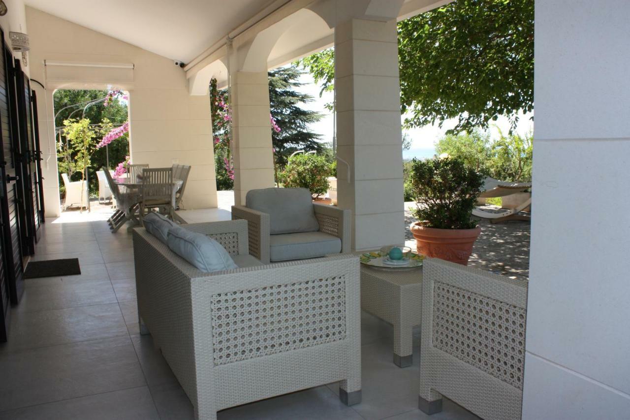 Villa Торре-Сан-Джованні-Удженто Екстер'єр фото